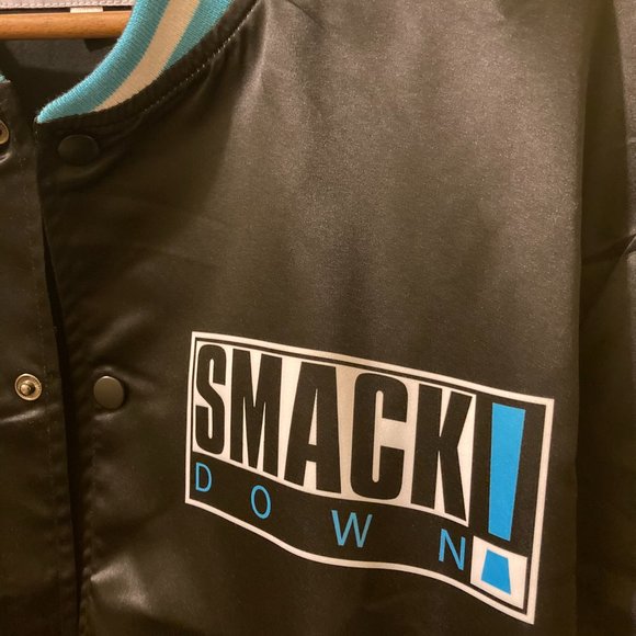 WWE SMACKDOWN SATIN JACKET BY CHALKLINE - Picture 4 of 7